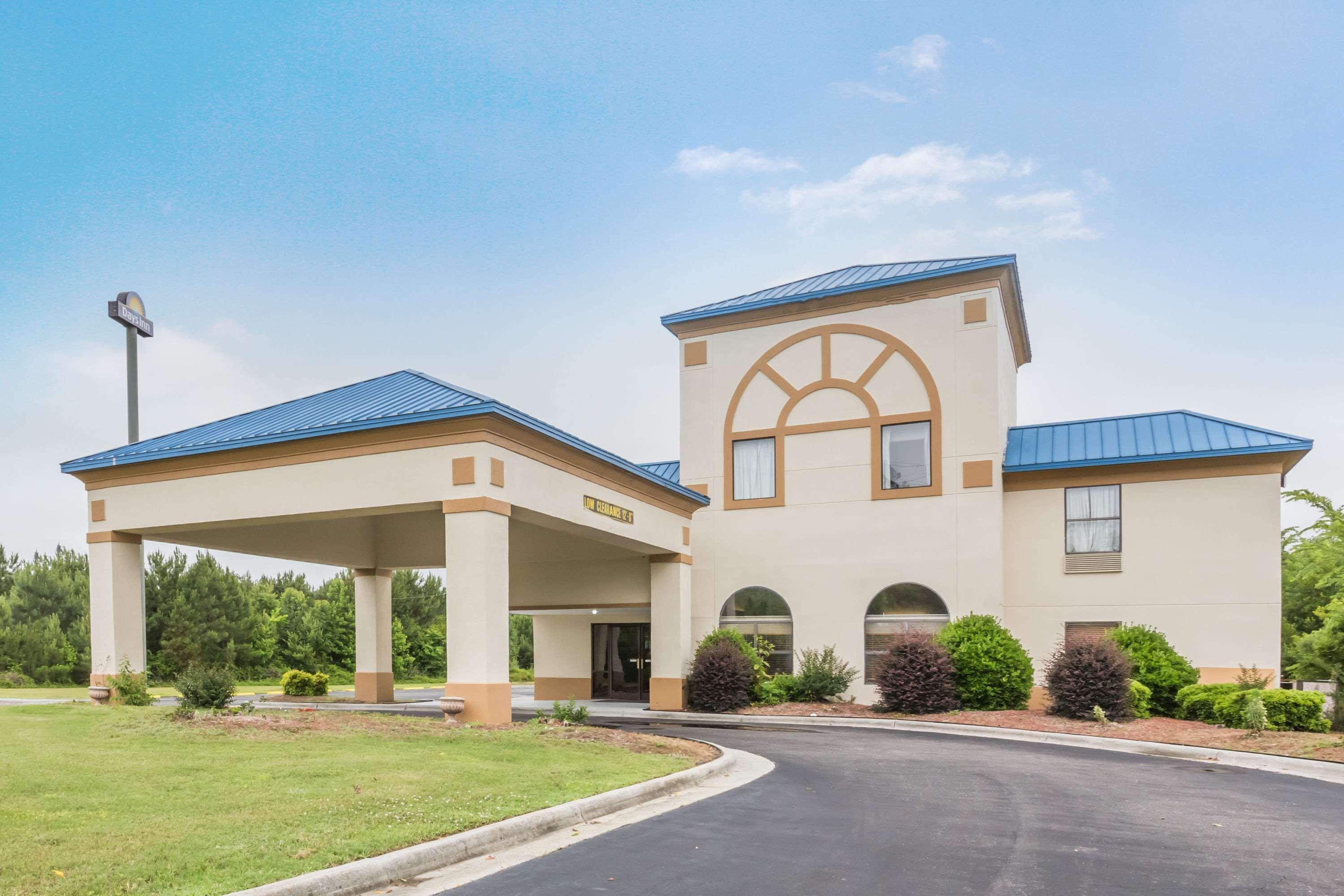 Days Inn By Wyndham Selma Exterior photo