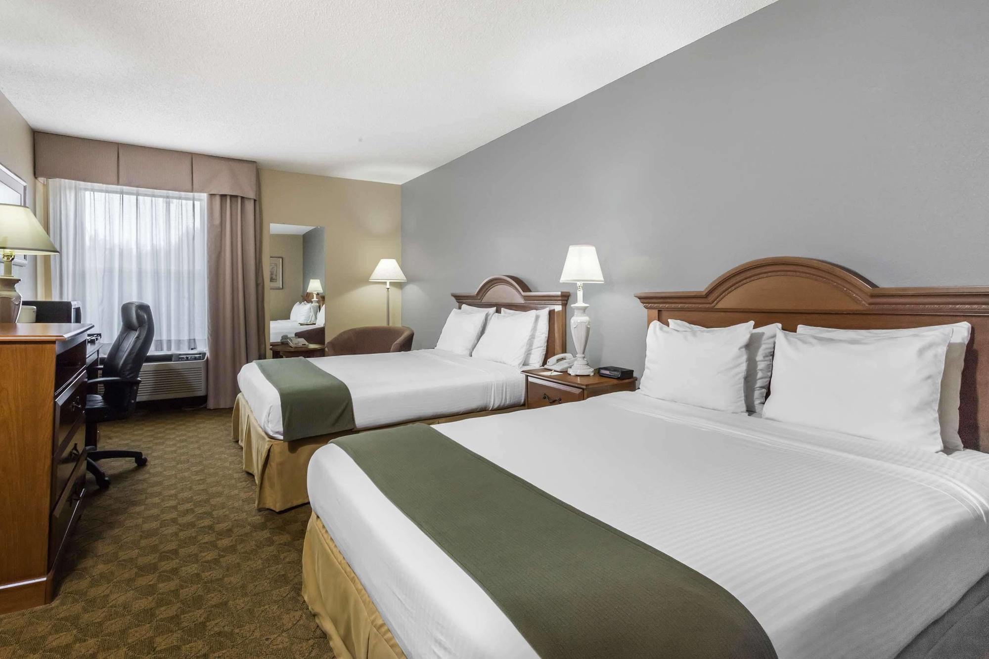 Days Inn By Wyndham Selma Exterior photo